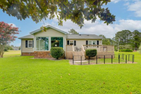 New Bern Vacation Rental with Community Amenities!